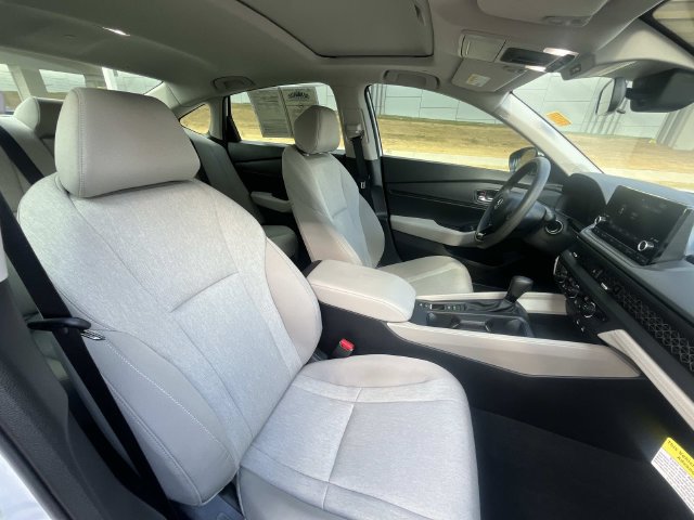 Certified 2025 Honda Accord SE image 25
