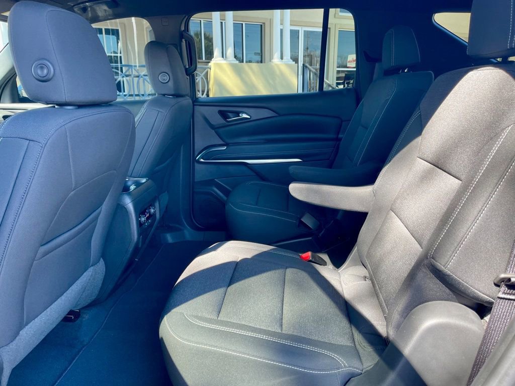 Used 2024 Chevrolet Traverse LT image 12