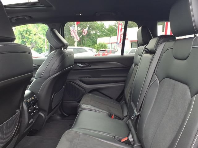 Used 2025 Jeep Grand Cherokee L Altitude AWD/4WD image 7