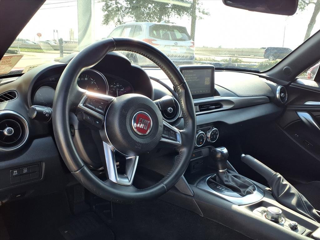 Used 2020 FIAT 124 Spider Classica w/ Technology Group image 9