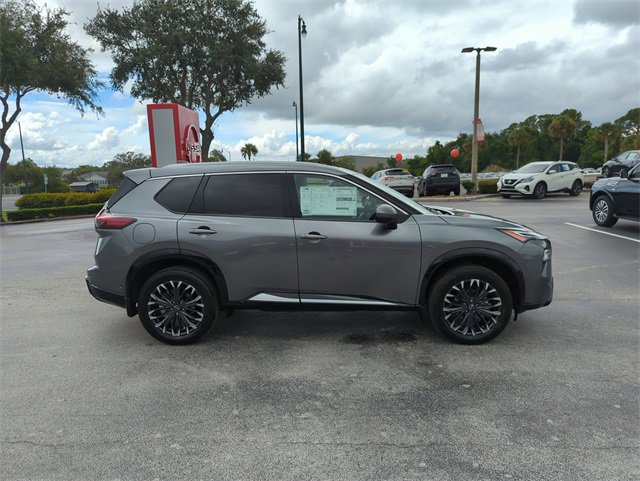New 2026 Nissan Rogue Platinum image 3
