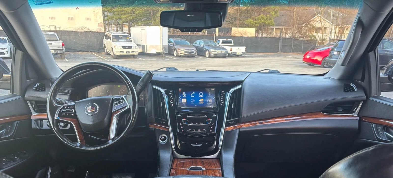 Used 2015 Cadillac Escalade Luxury image 17