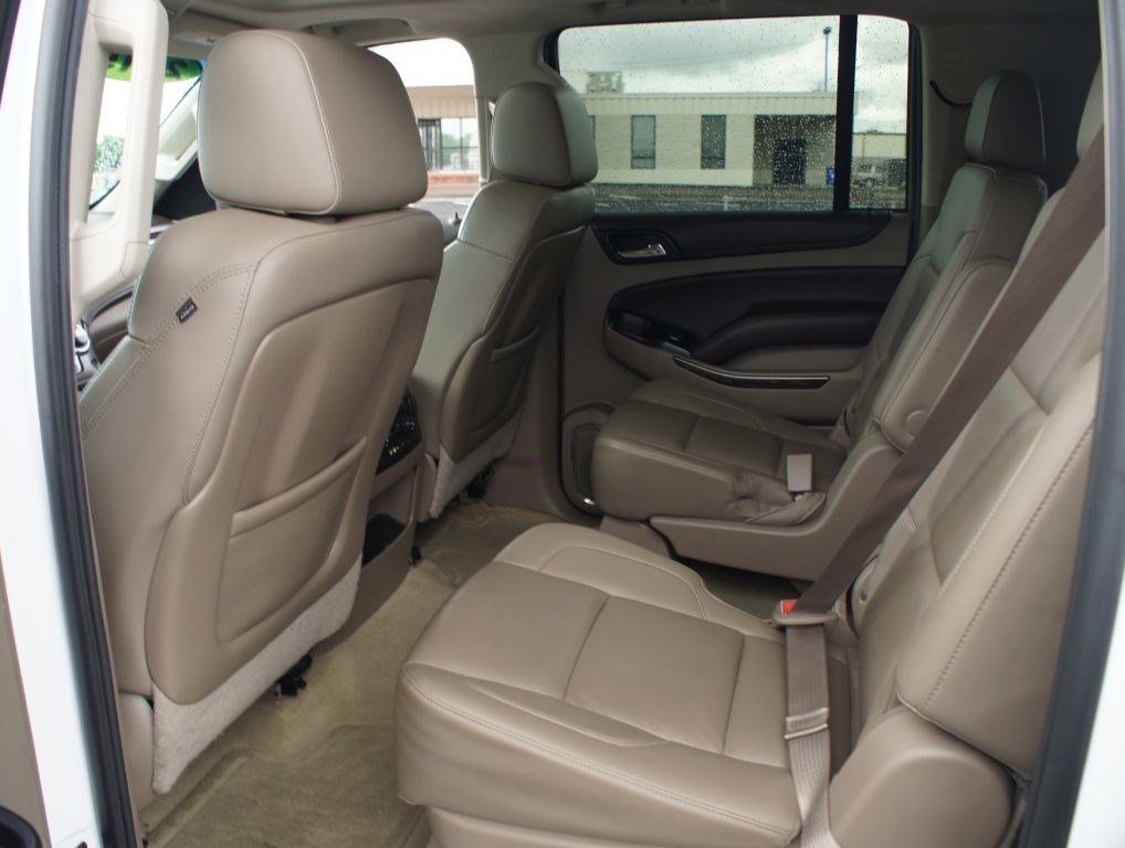 Used 2015 Chevrolet Suburban LT RWD image 14