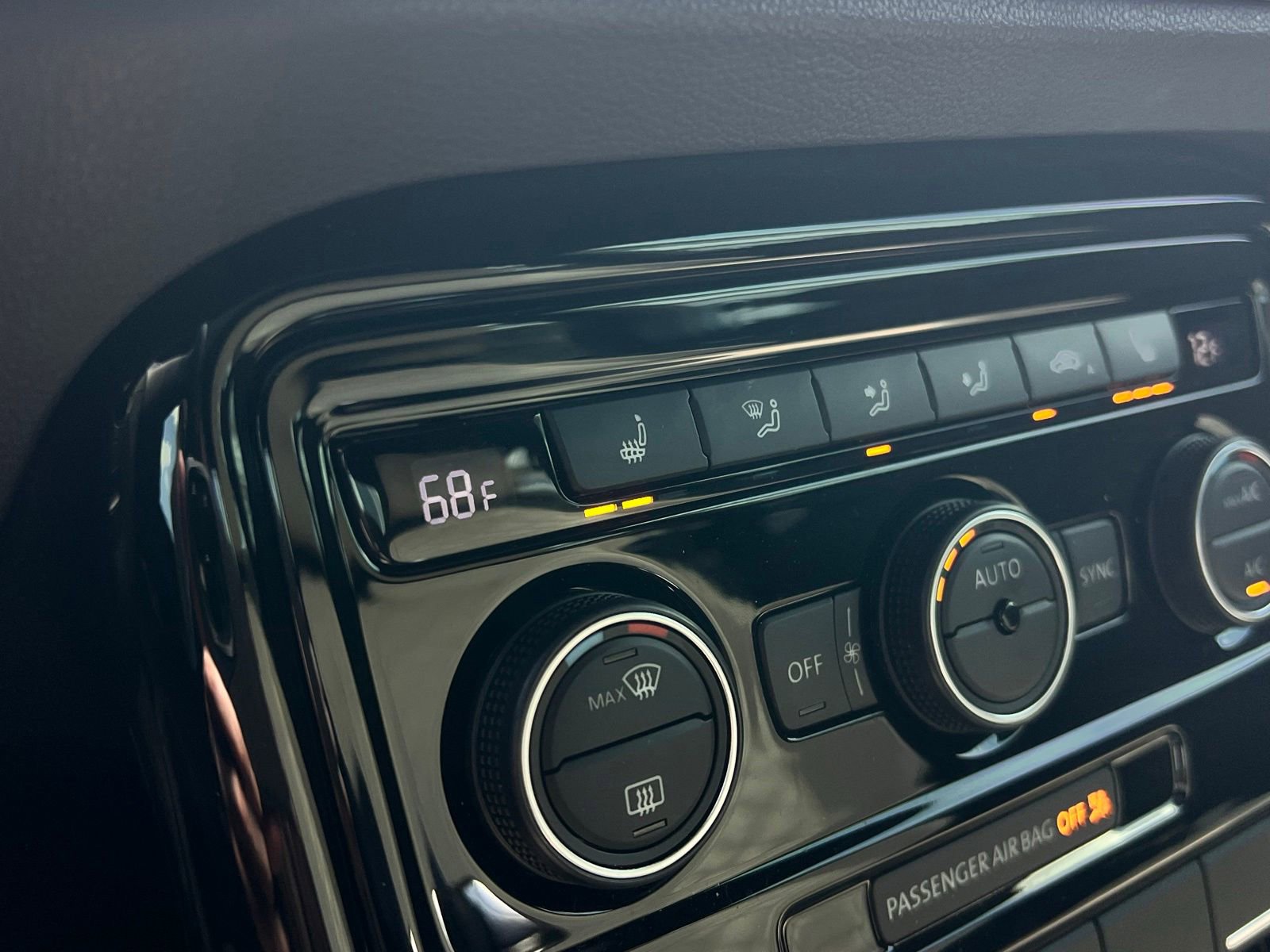 Used 2019 Volkswagen Beetle 2.0T Final Edition SEL FWD image 19