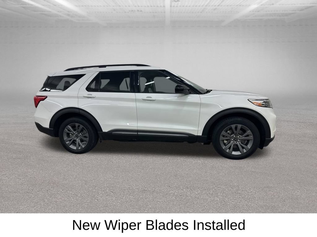 Used 2024 Ford Explorer XLT w/ Equipment Group 202A AWD/4WD image 16