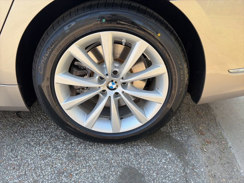 Used 2022 BMW 740i image 17