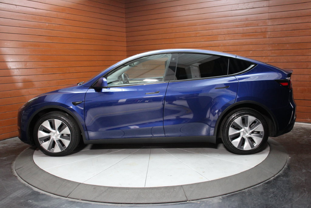 Used 2023 Tesla Model Y Long Range AWD/4WD image 19