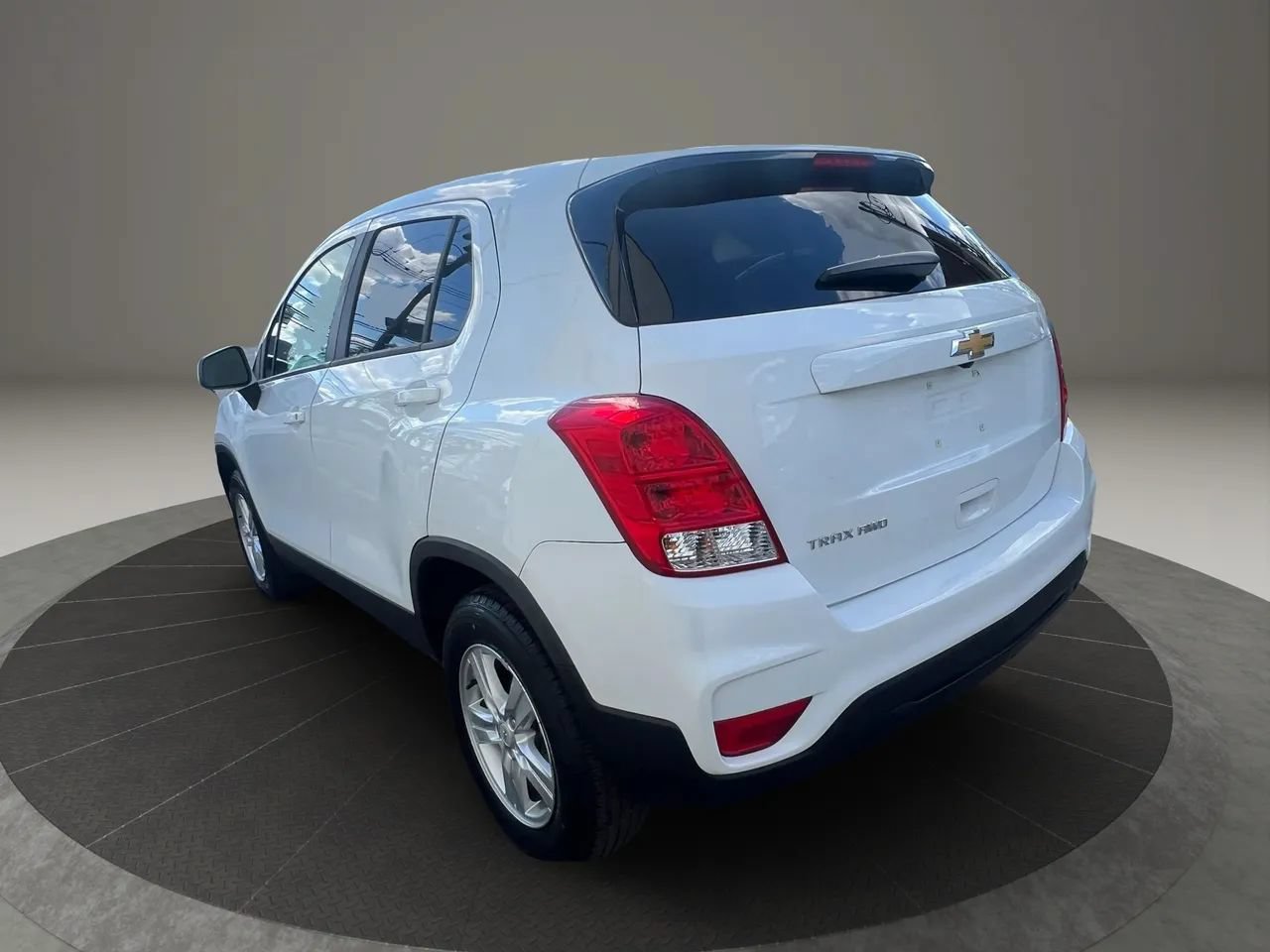 Used 2020 Chevrolet Trax LS w/ Tint and Cruise Package AWD/4WD image 7