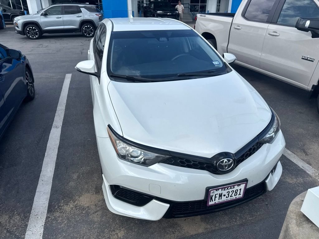 Used 2017 Toyota Corolla iM FWD image 2