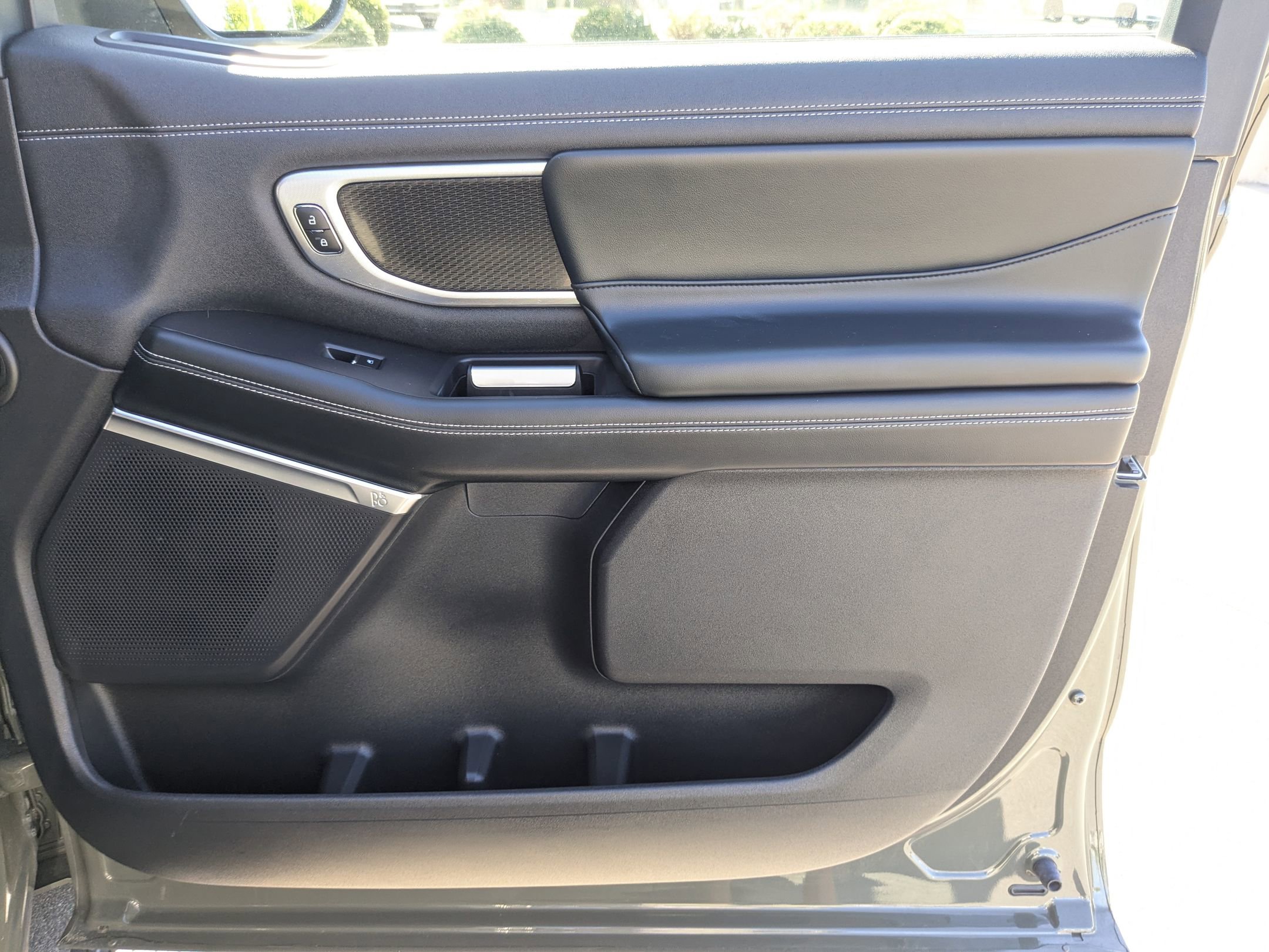 Certified 2025 Ford Expedition Platinum w/ Stealth Performance Package image 43