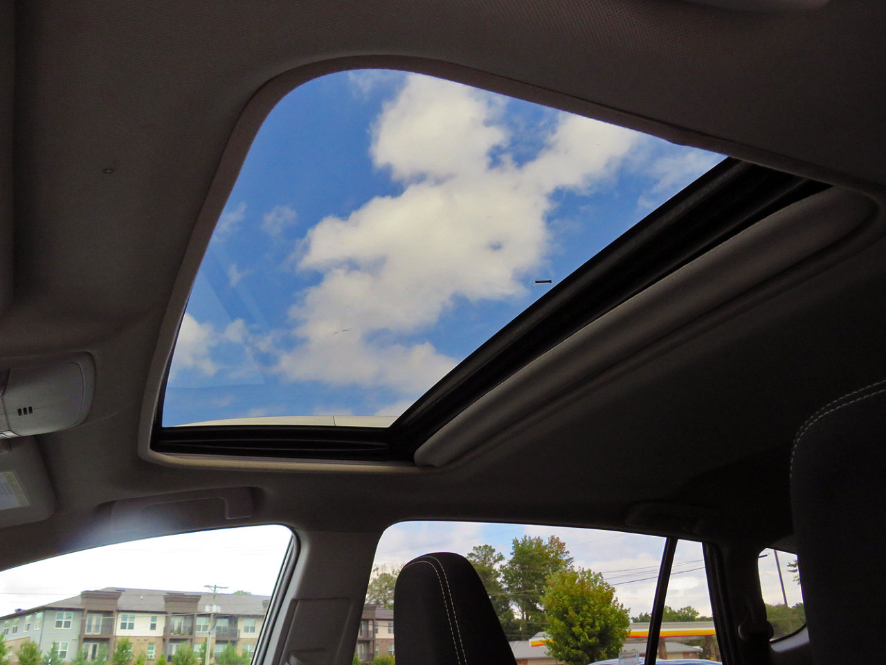 Used 2018 Toyota RAV4 XLE image 34