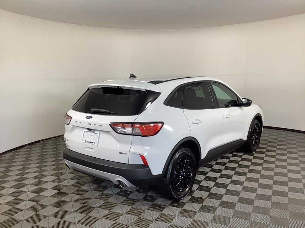 Used 2020 Ford Escape SE Sport image 2