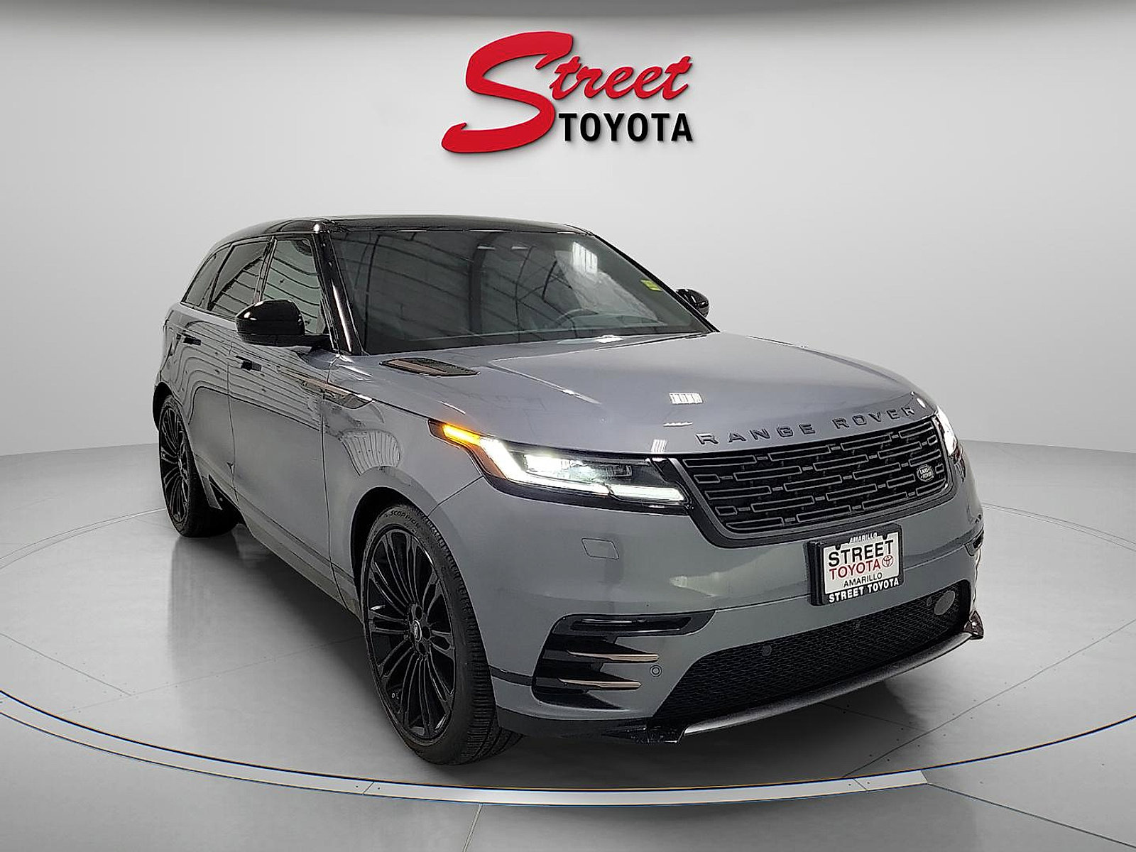 Used 2024 Land Rover Range Rover Velar Dynamic HSE image 5