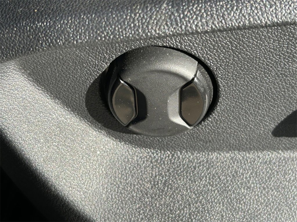 Used 2024 Volkswagen Atlas Cross Sport SEL image 30