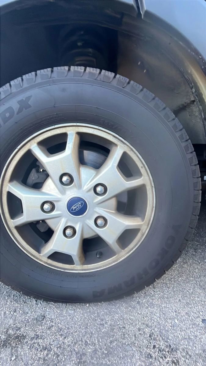 Used 2015 Ford Transit 250 Medium Roof image 16