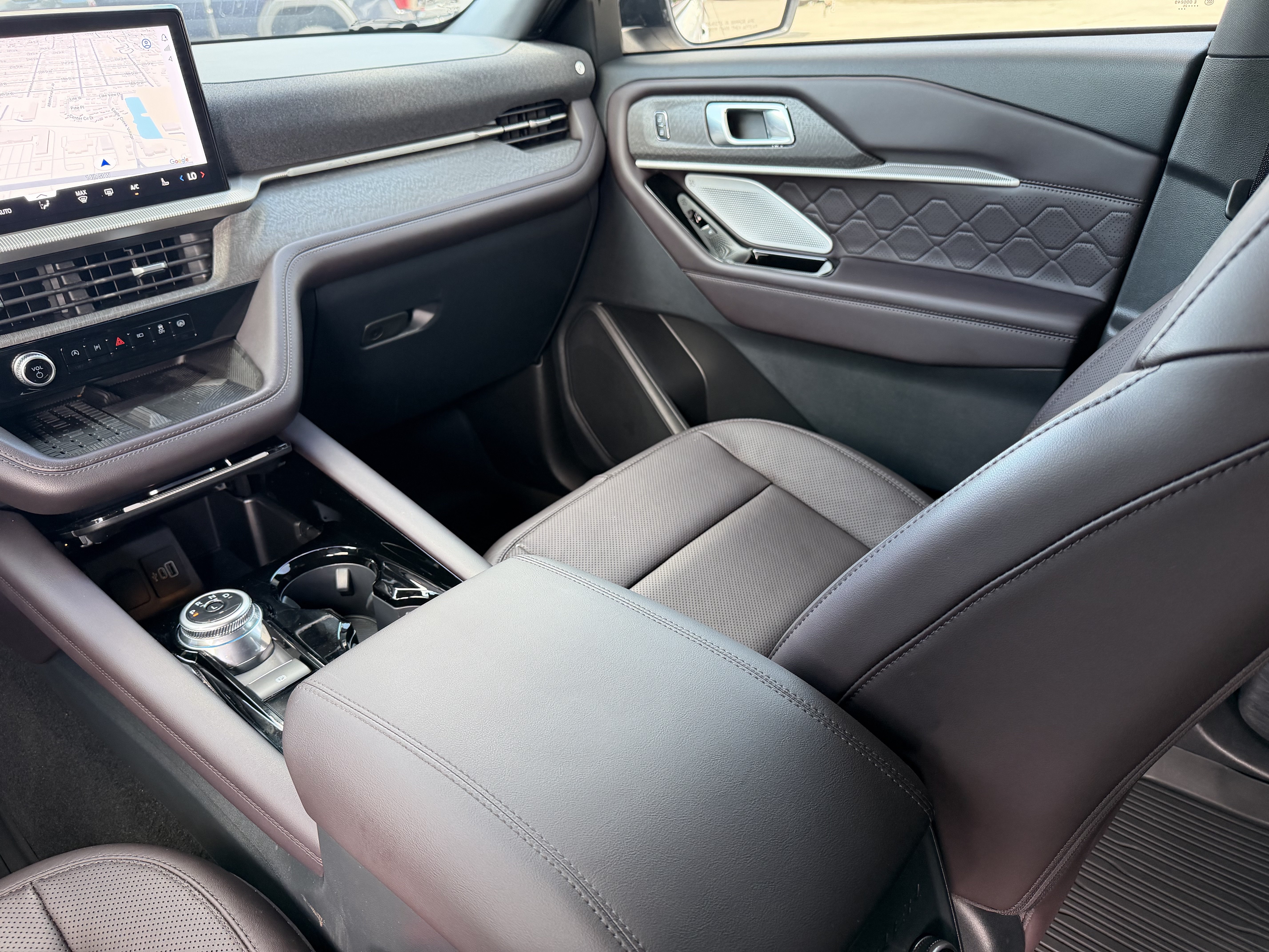 Used 2025 Ford Explorer Platinum w/ Ultimate Package RWD image 17