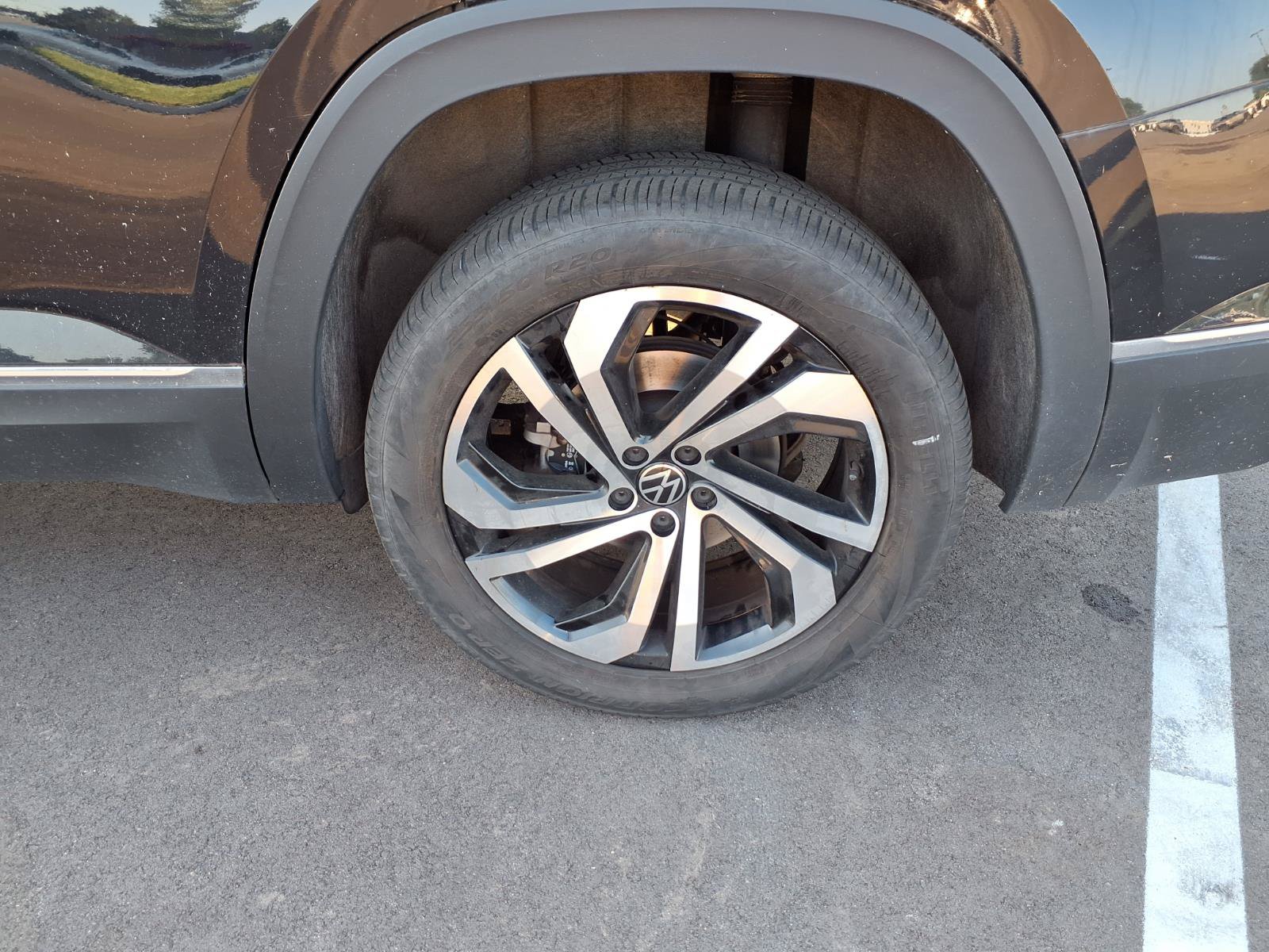 Used 2023 Volkswagen Atlas SEL AWD/4WD image 20