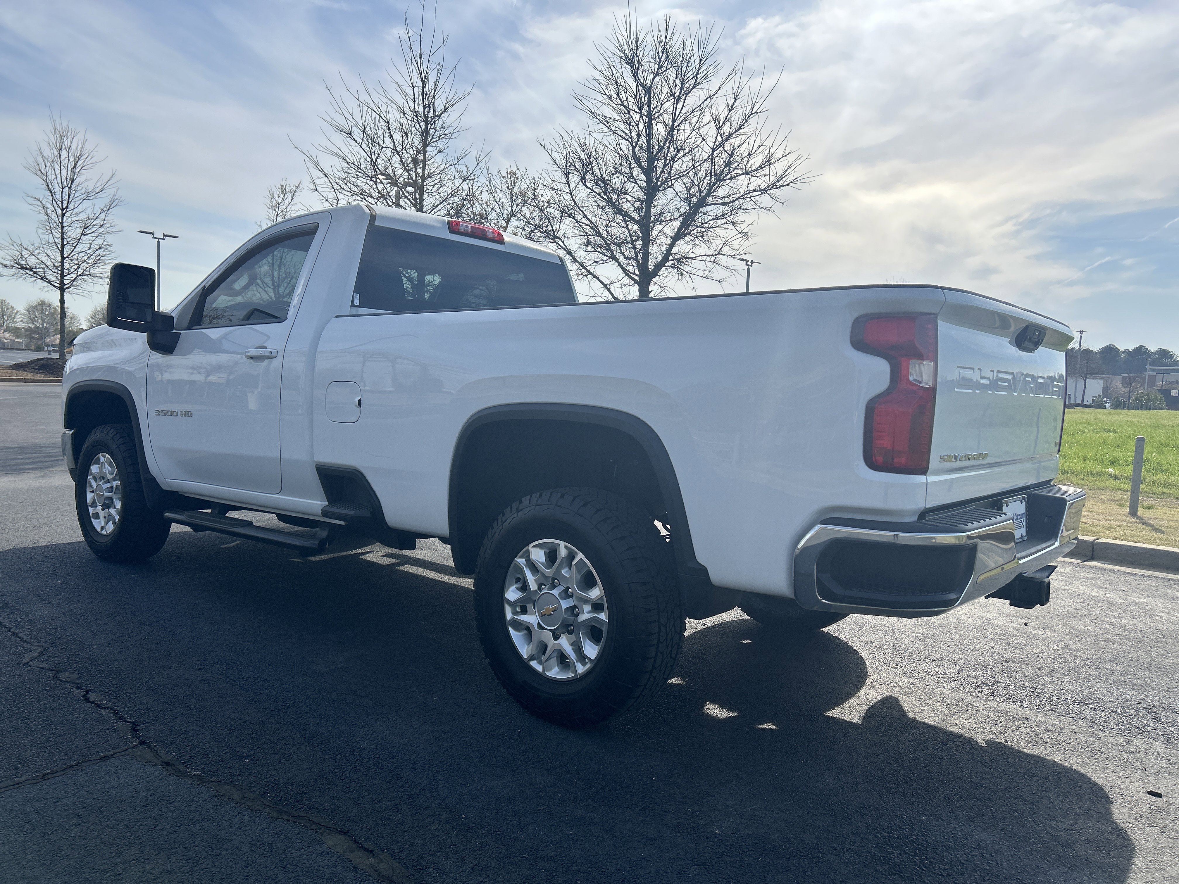 Used 2024 Chevrolet Silverado 3500 LT RWD image 7