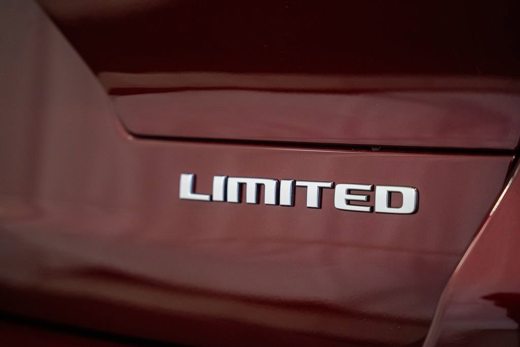 New 2026 Jeep Grand Cherokee L Limited w/ MOPAR Finishing Package AWD/4WD image 8