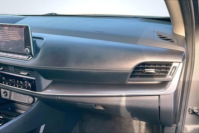 Used 2024 Nissan Rogue SV image 25