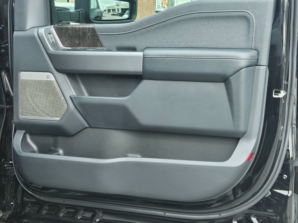New 2026 Ford F250 Lariat w/ Black Appearance Package image 38