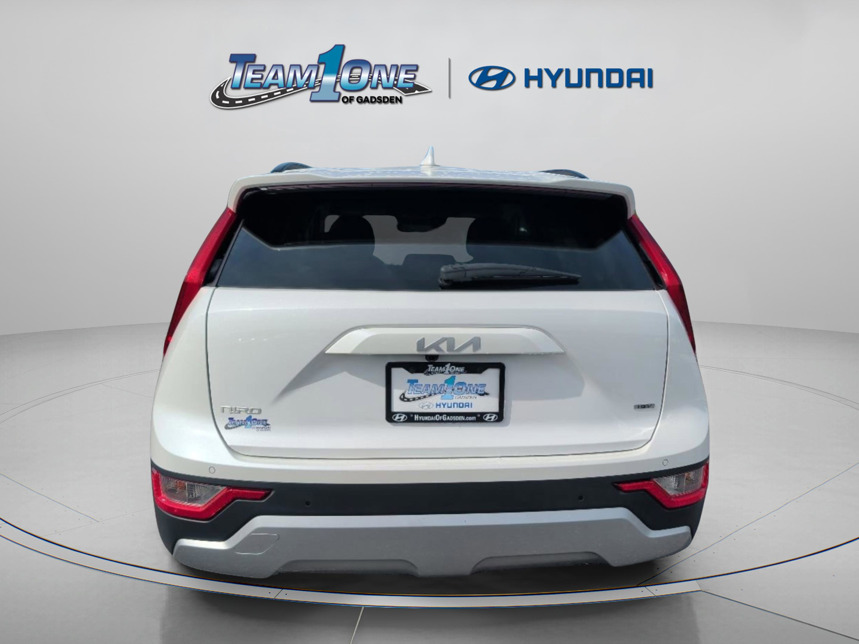 Used 2023 Kia Niro EX FWD image 7