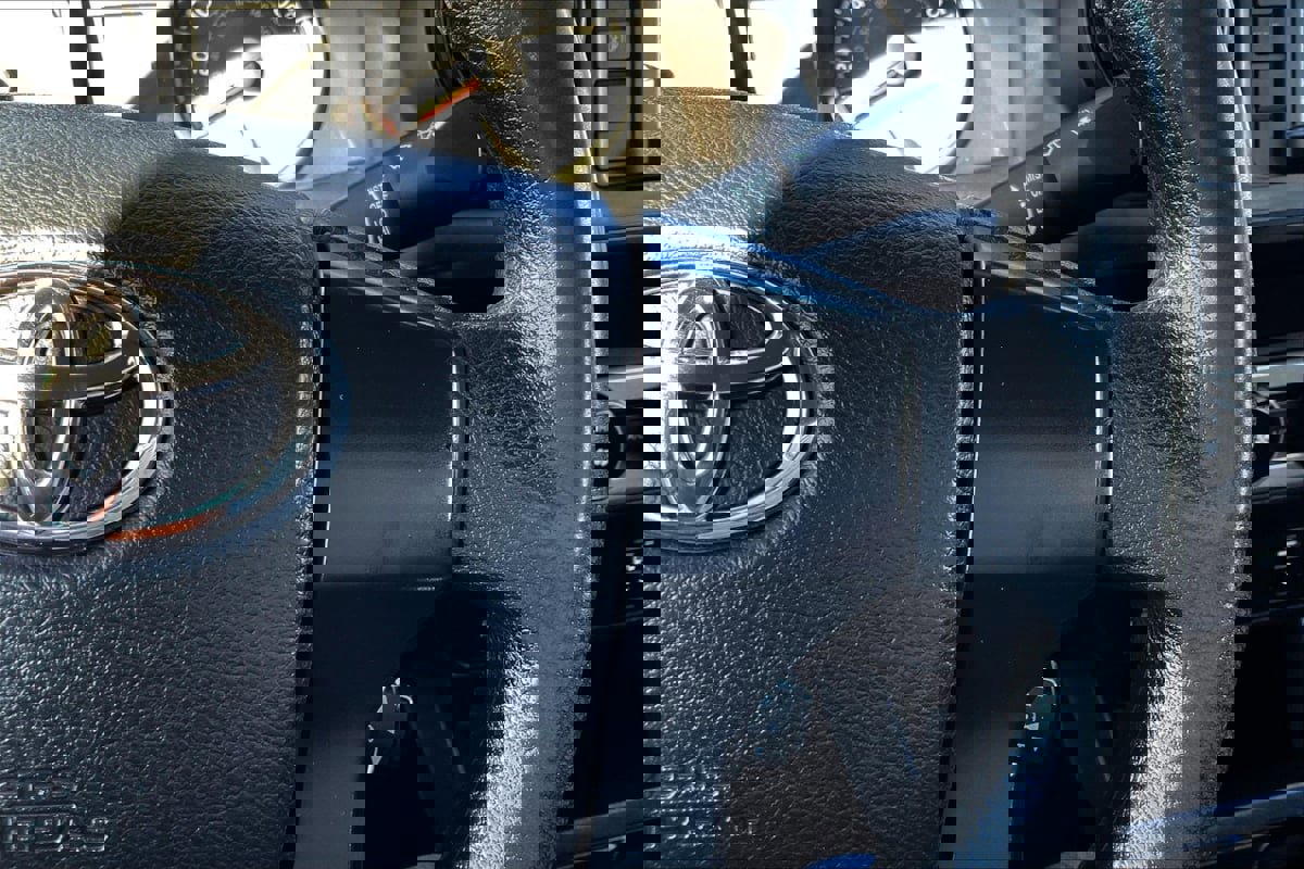 Used 2016 Toyota Tacoma SR image 12