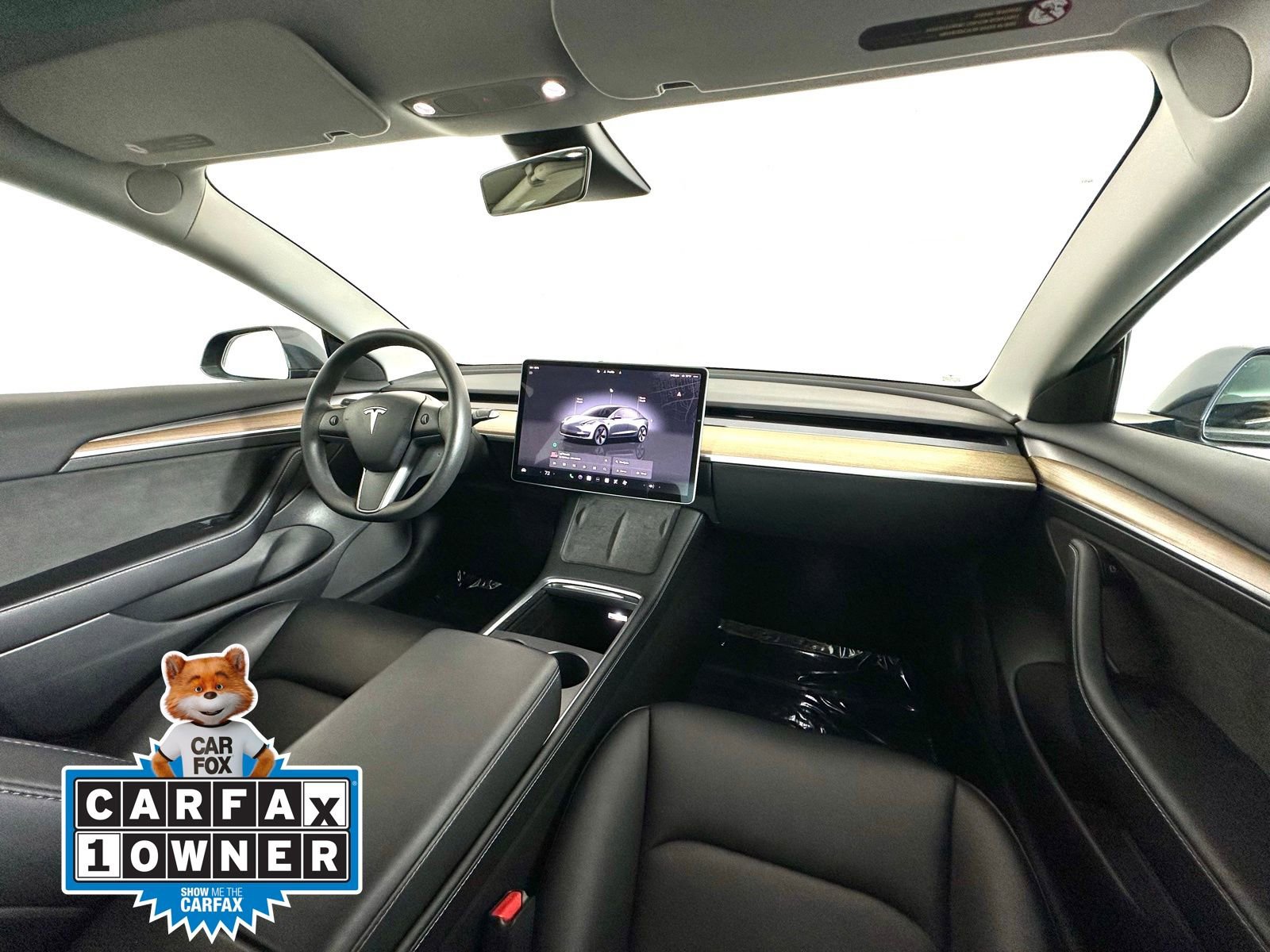 Used 2023 Tesla Model 3 Standard Range image 2