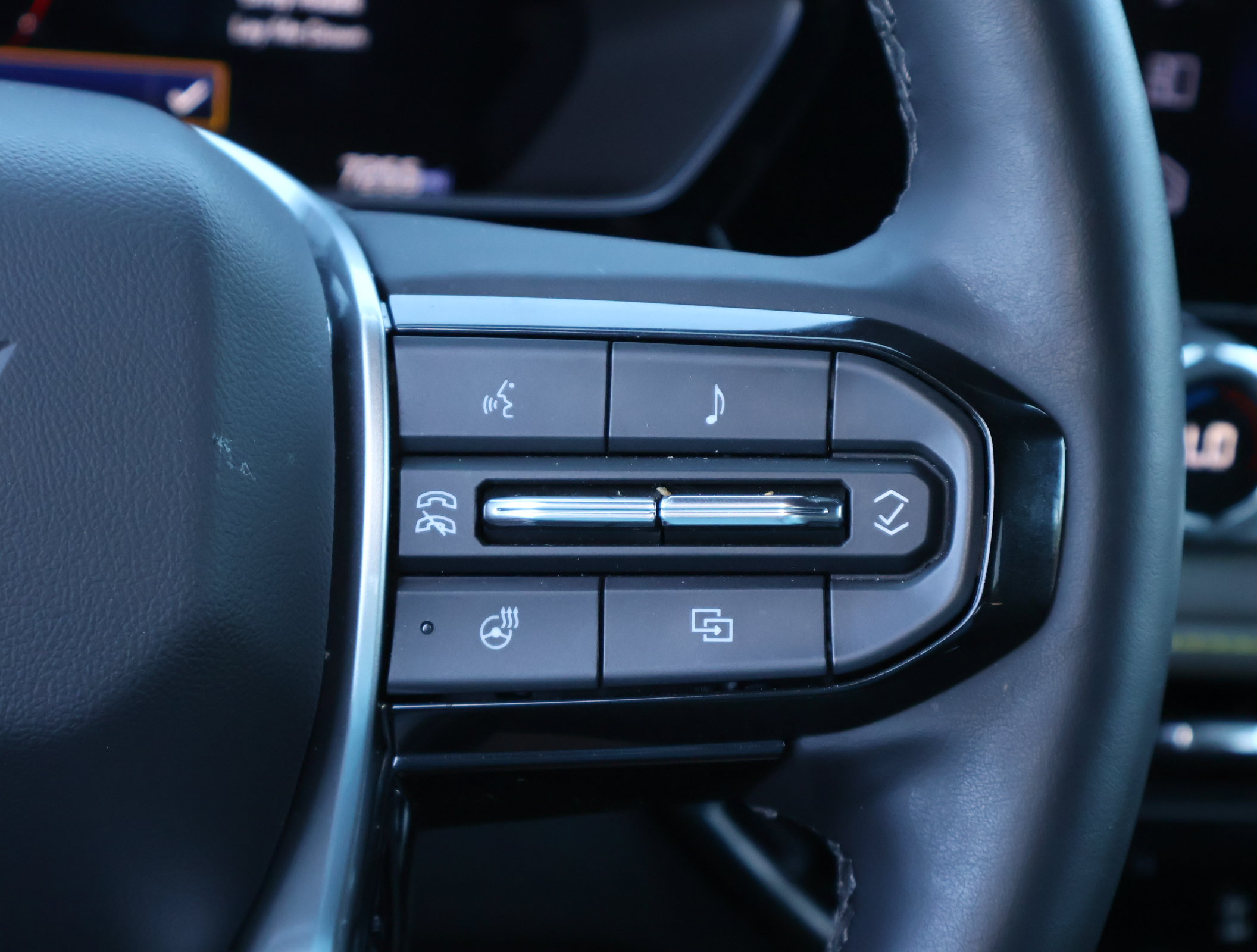 Used 2025 Chevrolet Colorado ZR2 AWD/4WD image 16