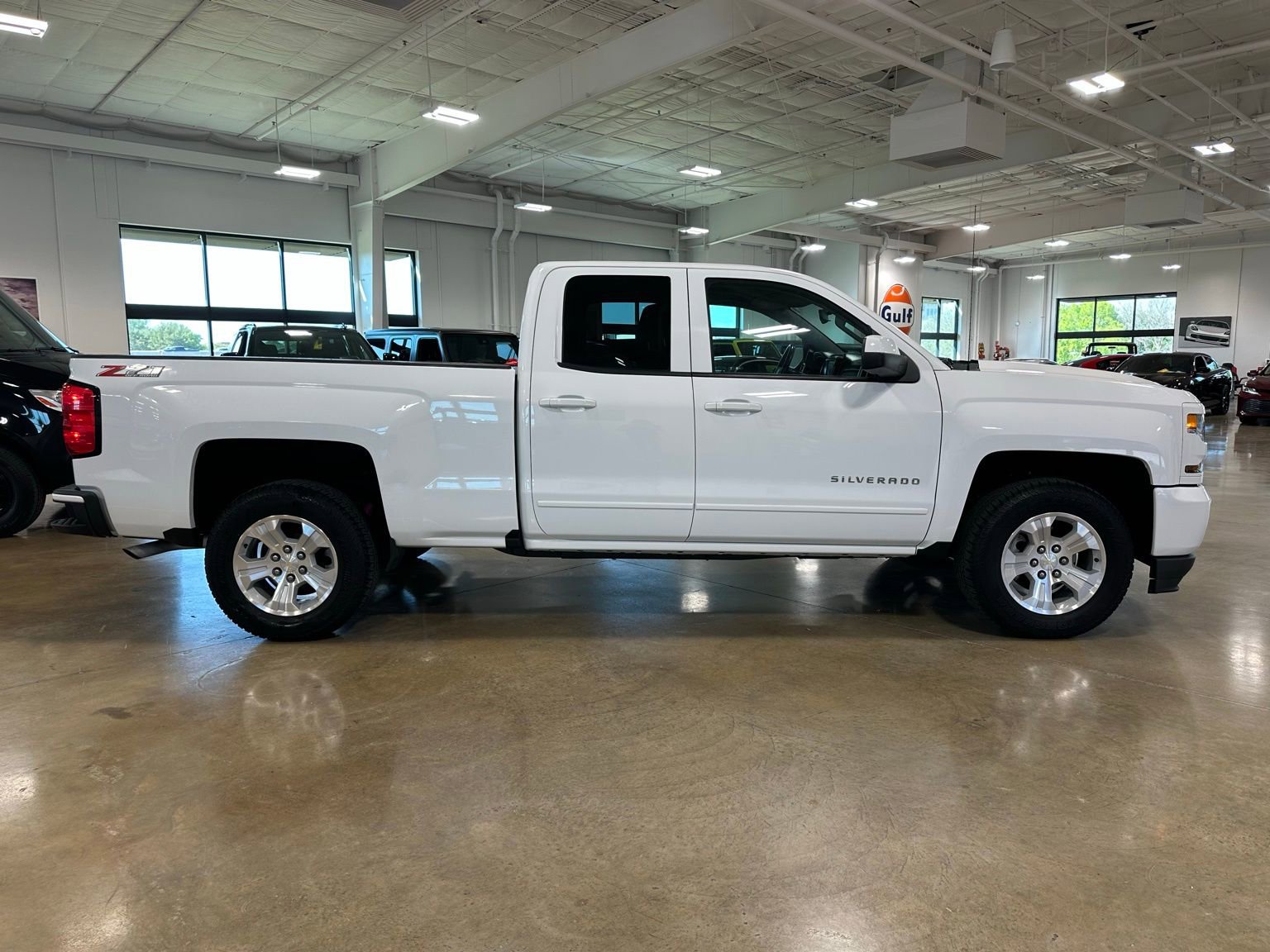 Used 2018 Chevrolet Silverado 1500 LT w/ All Star Edition image 8