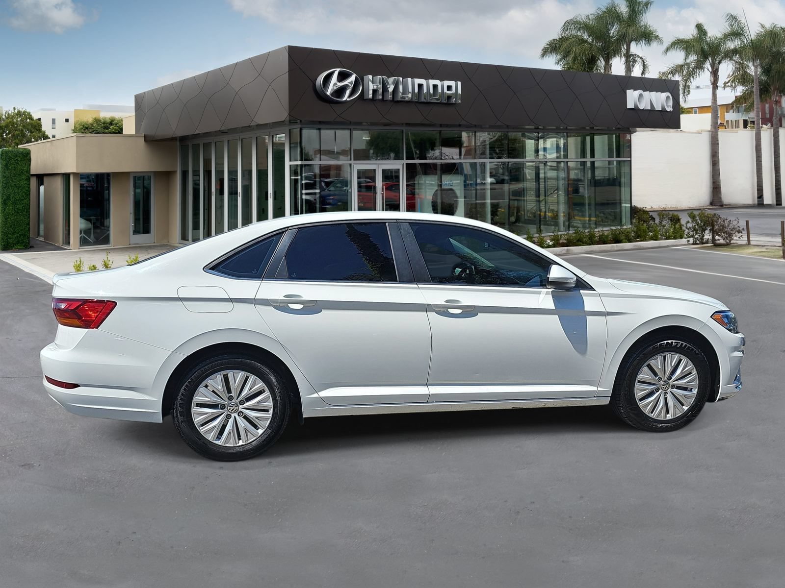 Used 2019 Volkswagen Jetta S w/ Driver Assistance Package FWD image 2