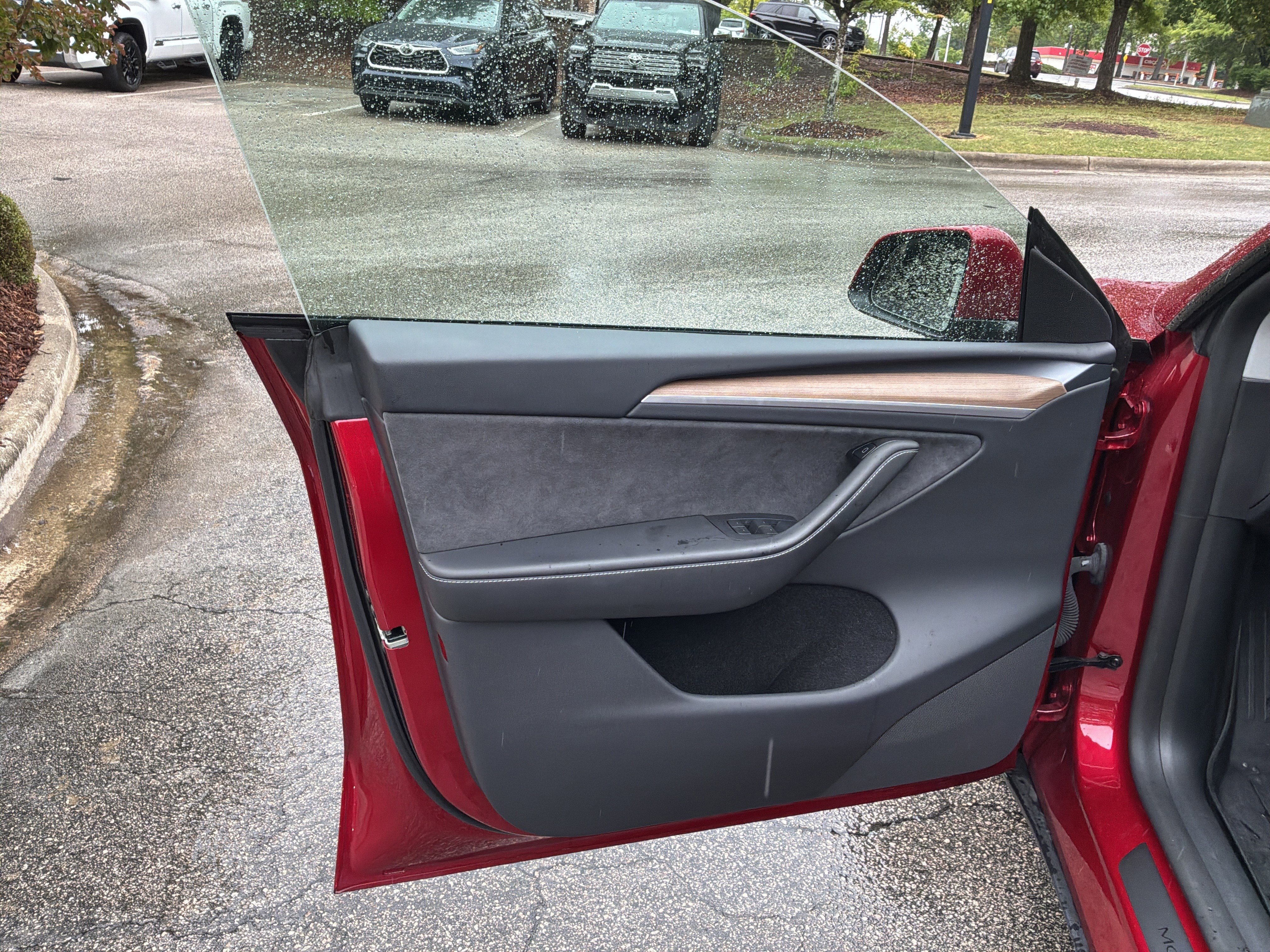 Used 2024 Tesla Model Y Long Range AWD/4WD image 14