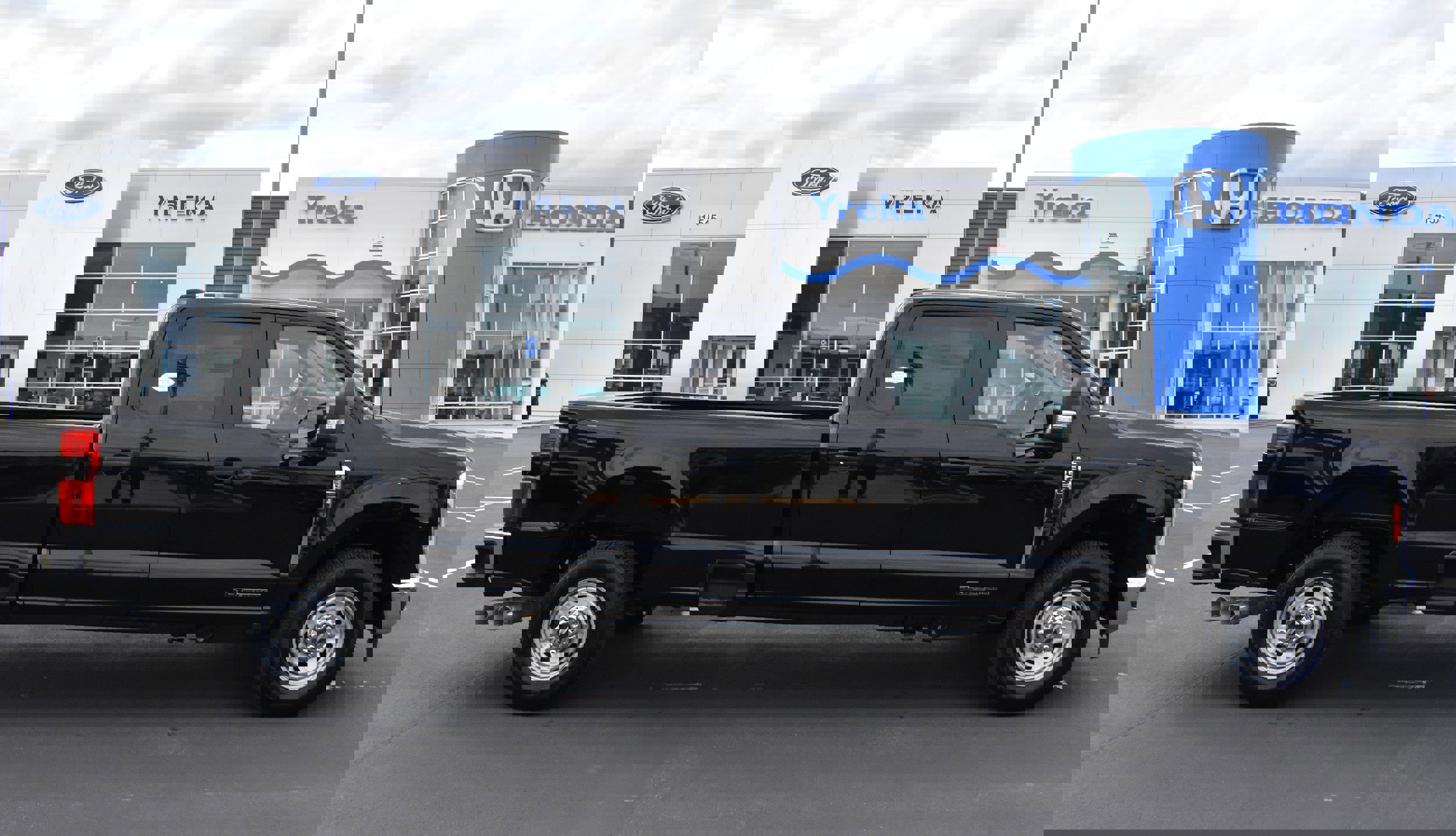New 2025 Ford F250 XL w/ 360-Degree Camera Package