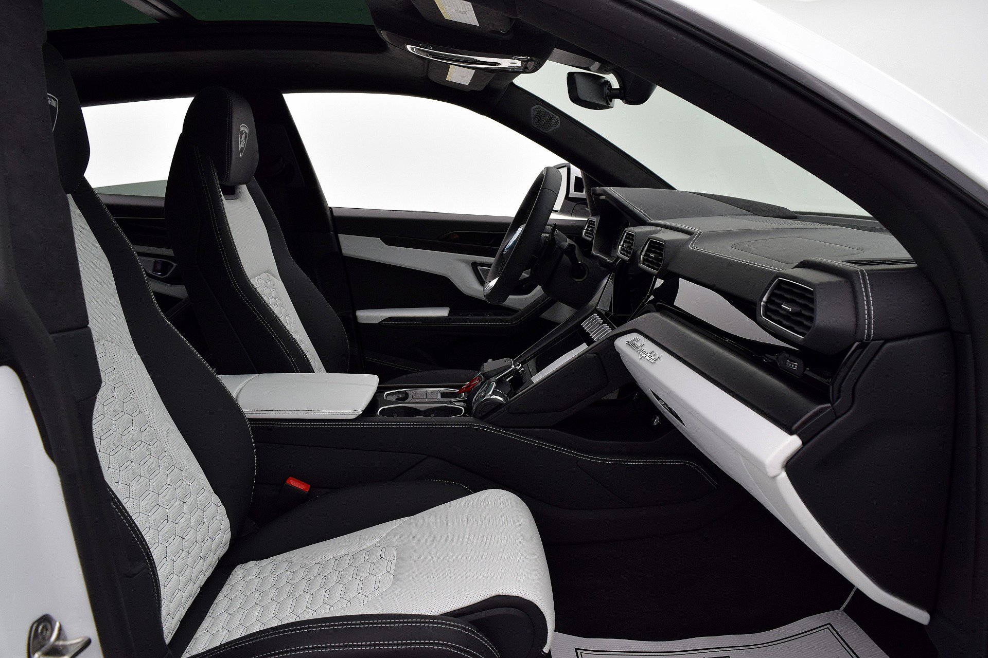 Used 2021 Lamborghini Urus image 30