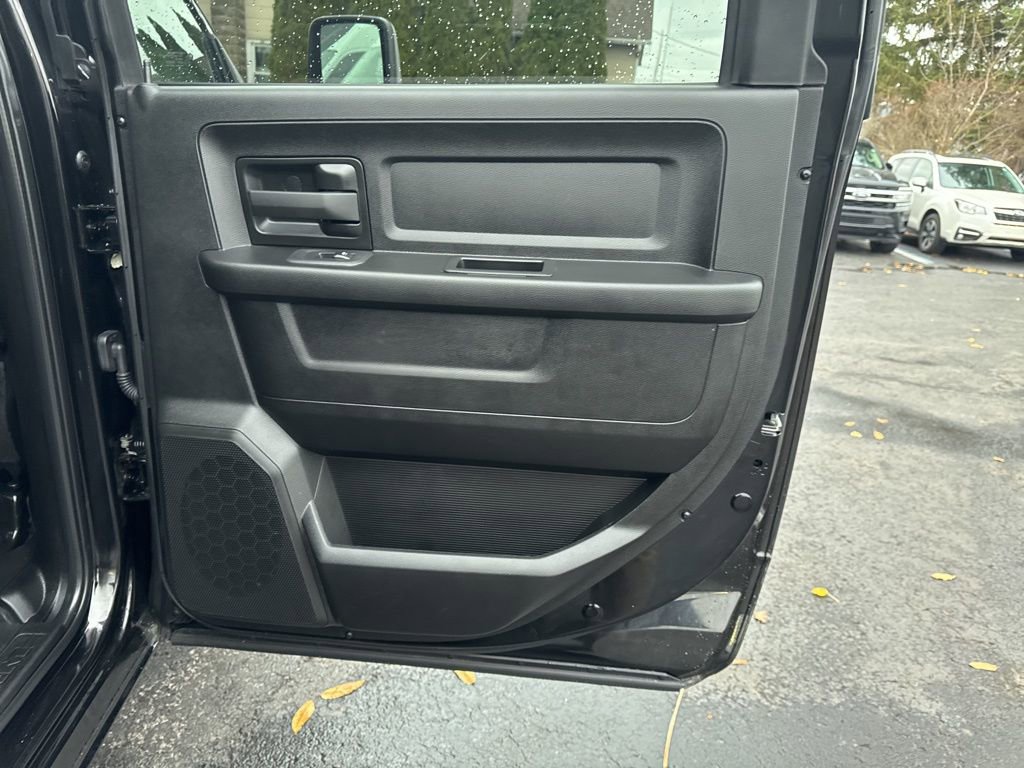 Used 2025 RAM 2500 Tradesman w/ Chrome Appearance Group image 31