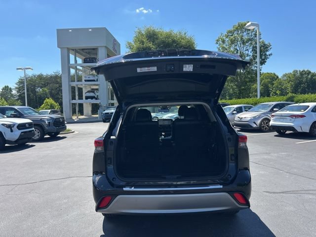Used 2021 Toyota Highlander Platinum AWD/4WD image 9