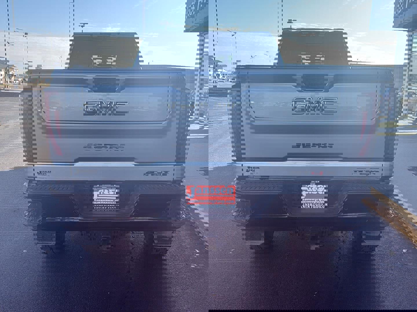 Used 2024 GMC Sierra 2500 AT4X image 3