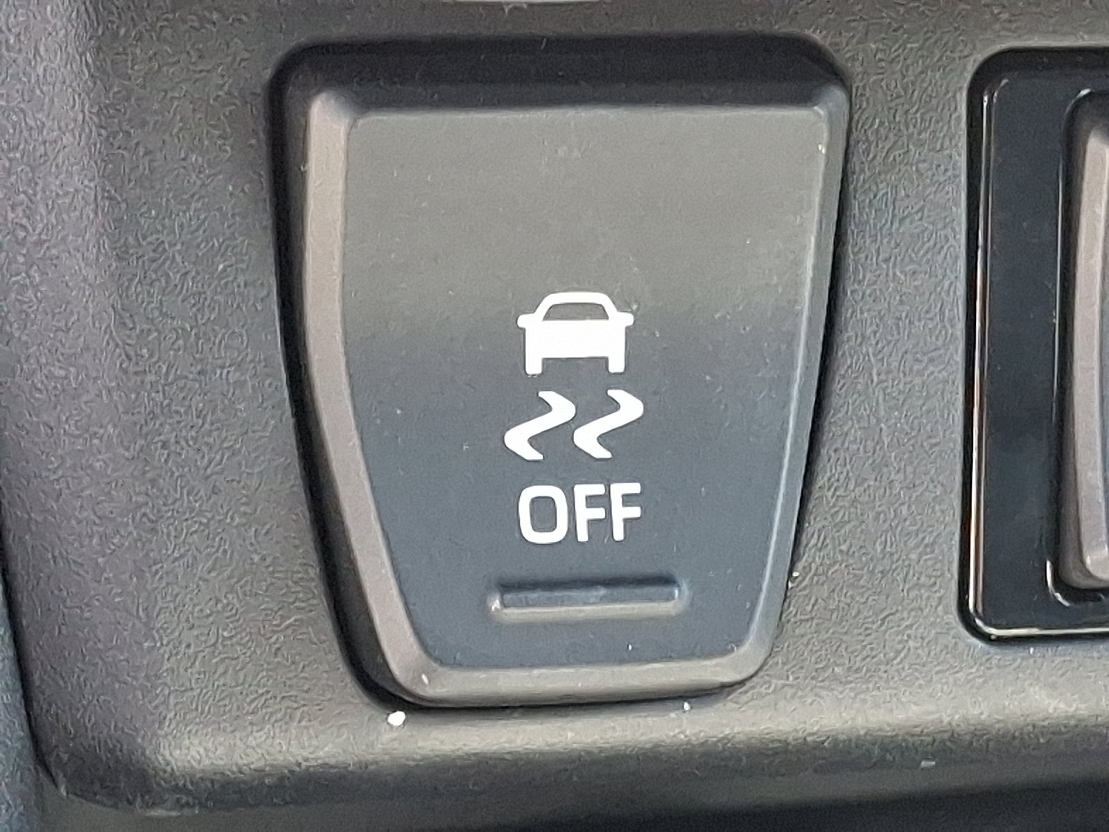 Used 2025 Toyota RAV4 XLE Premium w/ Weather Package AWD/4WD image 27