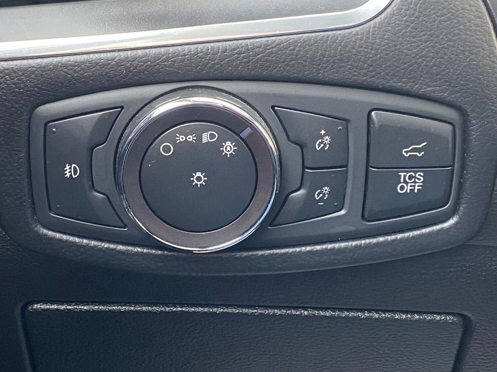 Used 2019 Ford Edge Titanium w/ Equipment Group 301A image 28