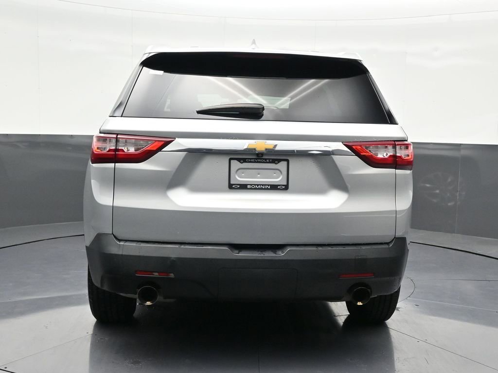 Used 2021 Chevrolet Traverse LS image 4