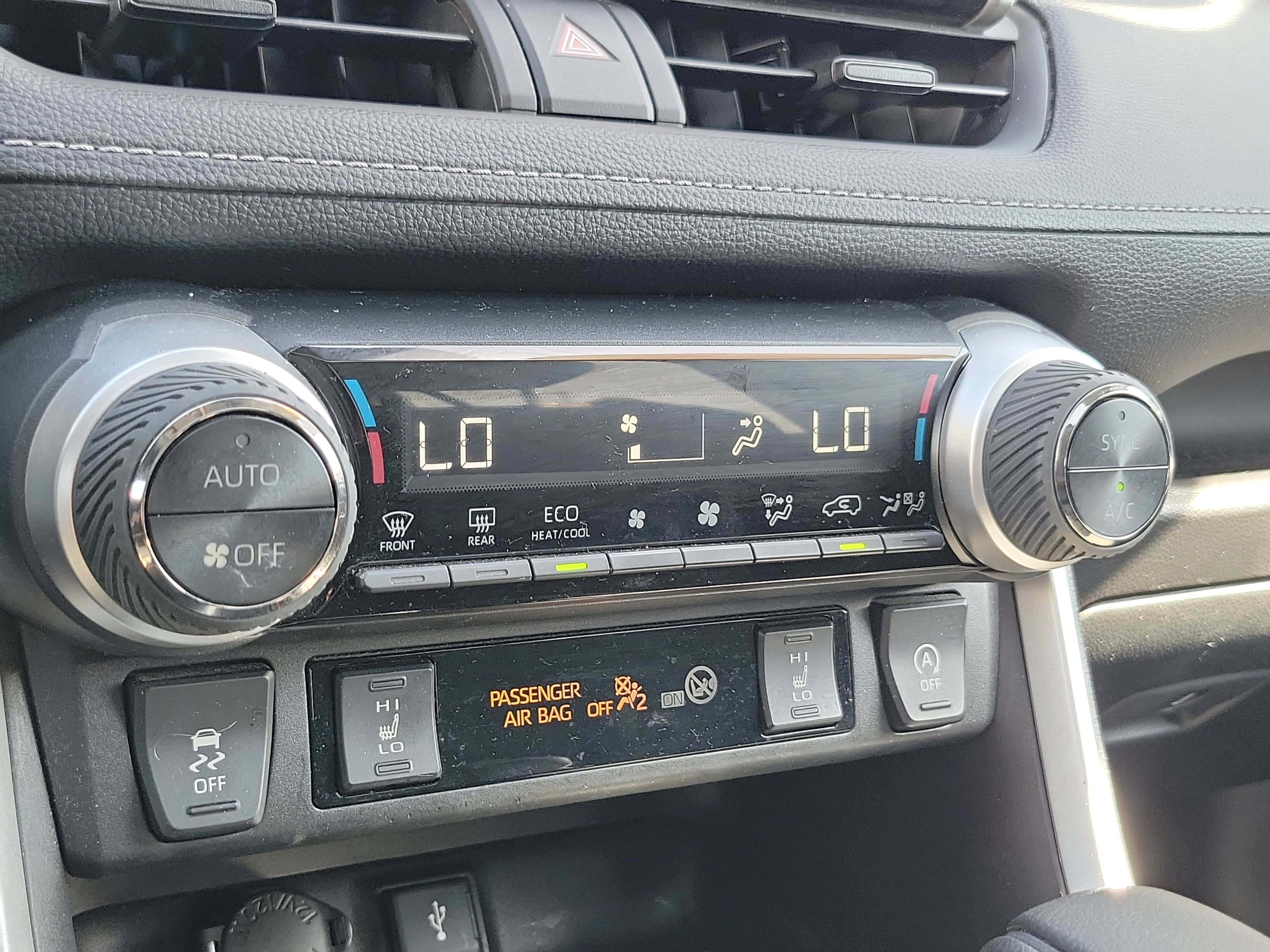 Used 2022 Toyota RAV4 XLE image 28