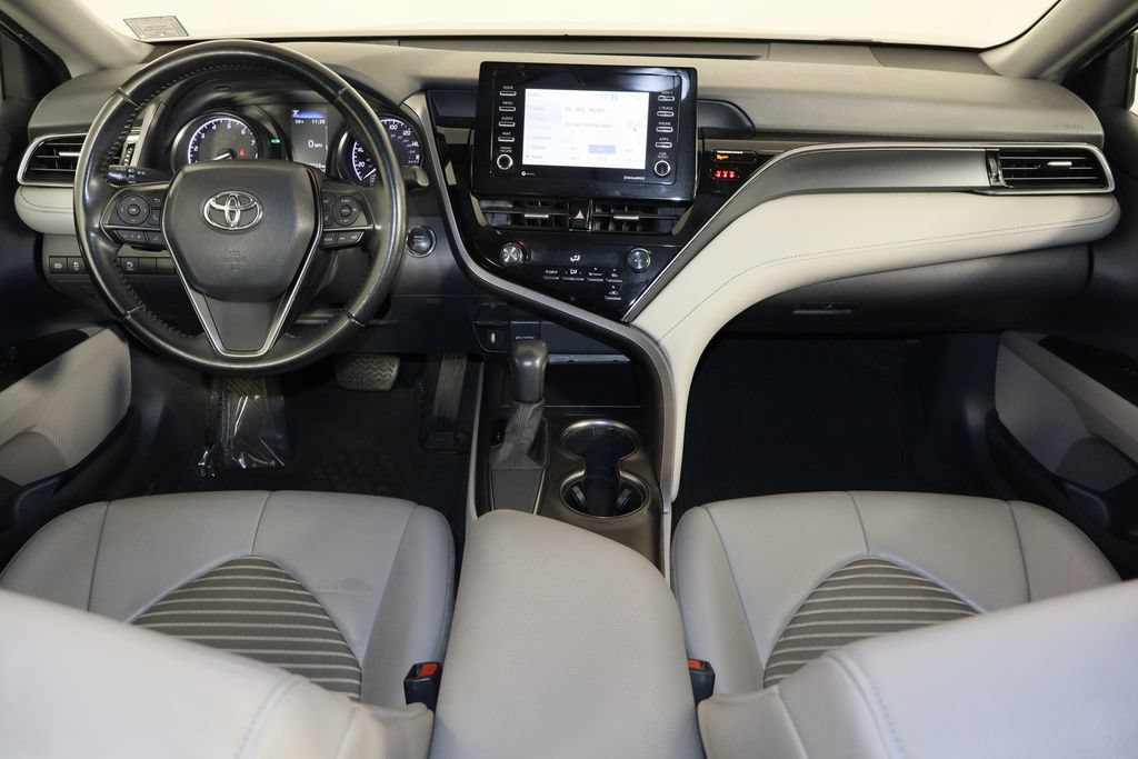 Used 2021 Toyota Camry SE w/ Convenience Package FWD image 14