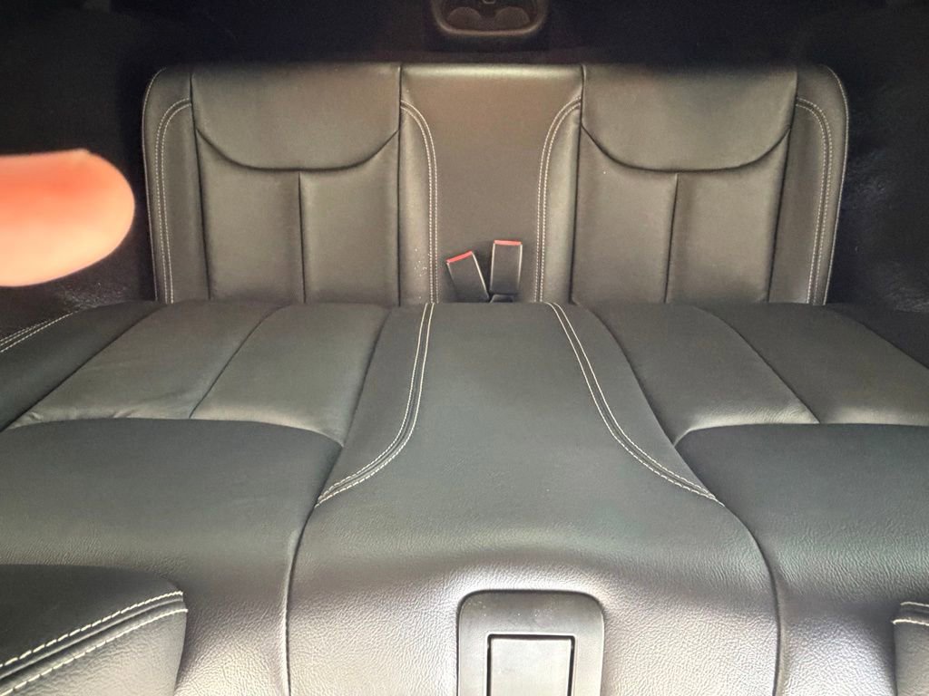 Used 2018 Jeep Wrangler Sahara w/ Connectivity Group AWD/4WD image 17
