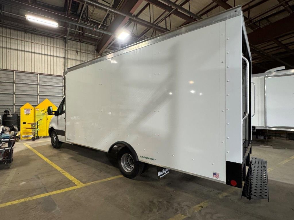 Used 2025 Mercedes-Benz Sprinter 3500 image 5