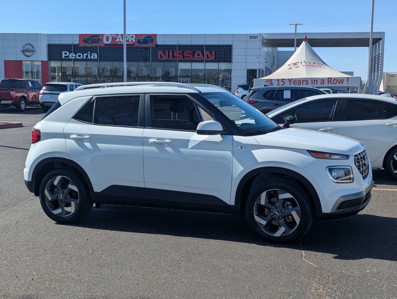 Used 2025 Hyundai Venue SEL image 6