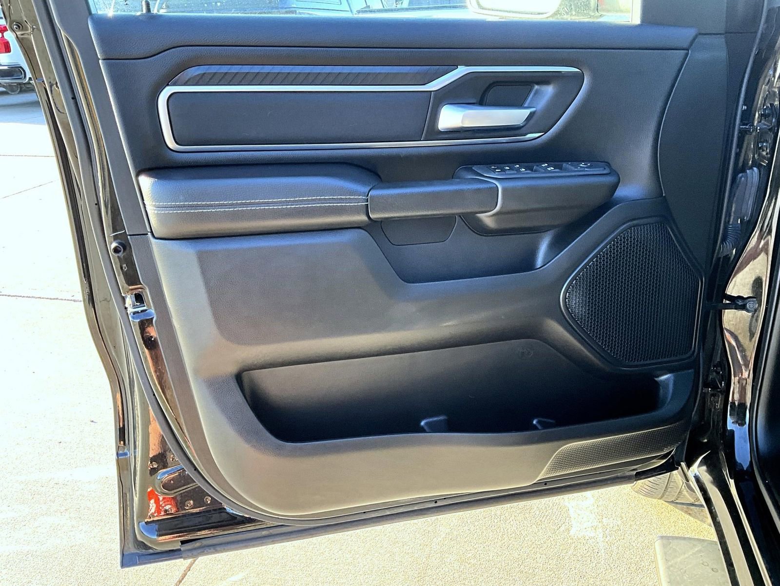 Used 2025 RAM 1500 Big Horn AWD/4WD image 9