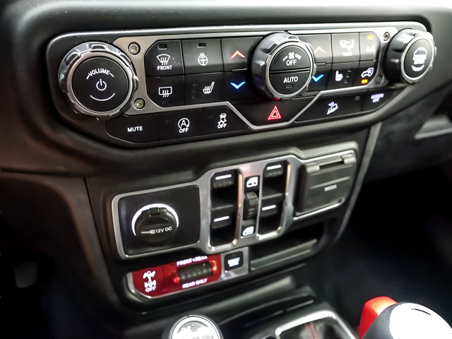 Used 2020 Jeep Wrangler Unlimited Rubicon w/ LED Lighting Group AWD/4WD image 18