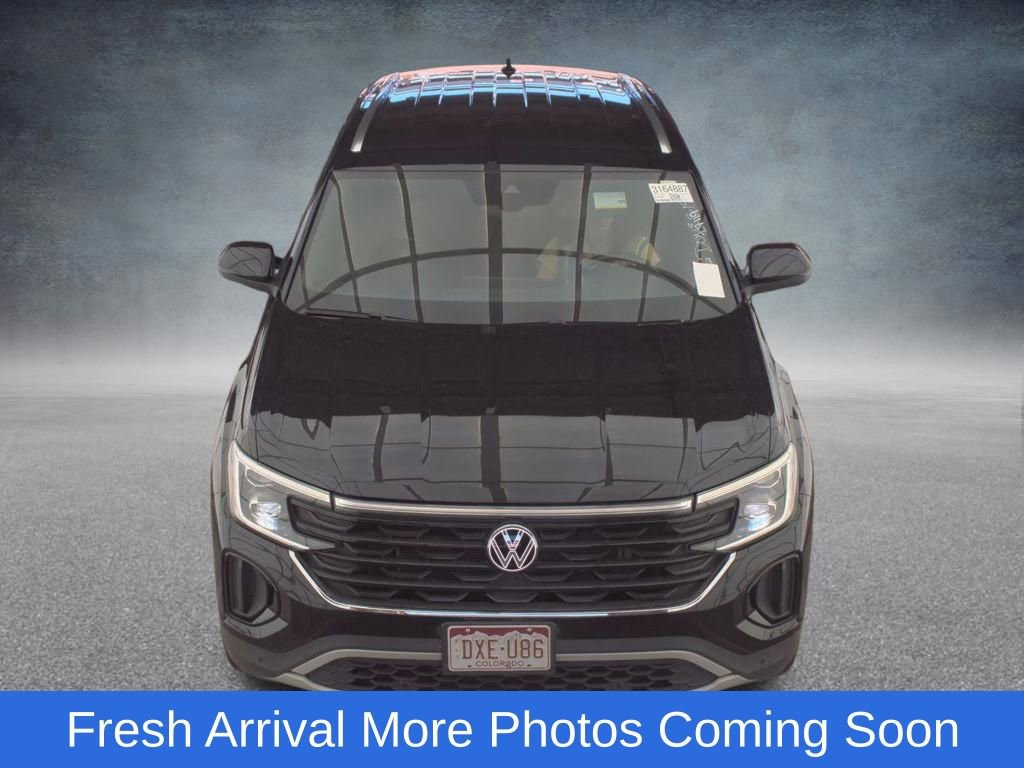 Used 2025 Volkswagen Atlas Cross Sport SE image 2