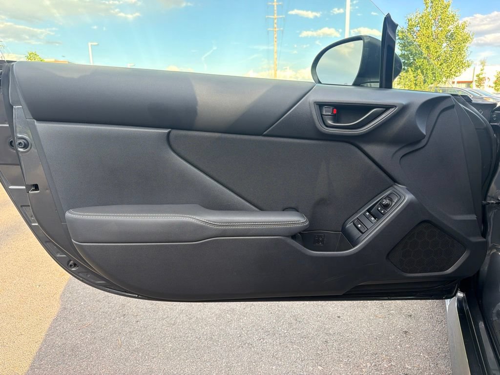 Used 2025 Toyota GR86 RWD image 18