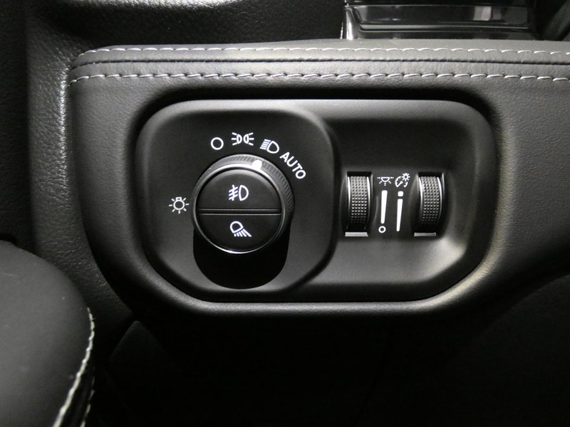 New 2026 RAM 3500 Limited AWD/4WD image 25